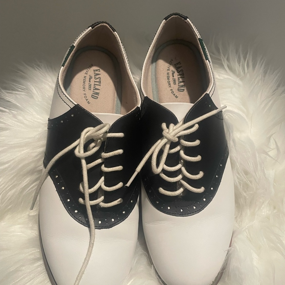 Eastland Women's Two-Tone Lace-Up Flats